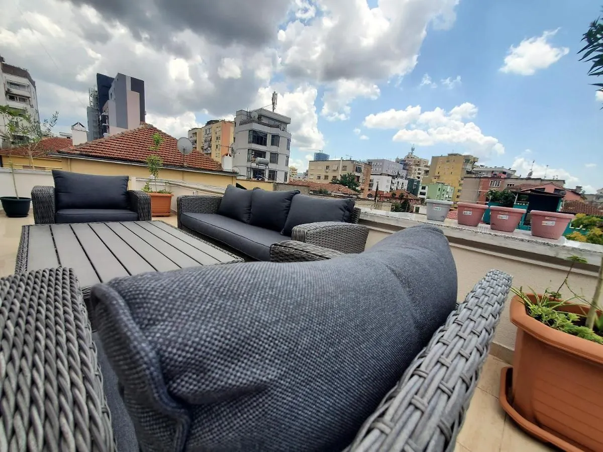 Condesa Bed & Breakfast Tirana 0*,